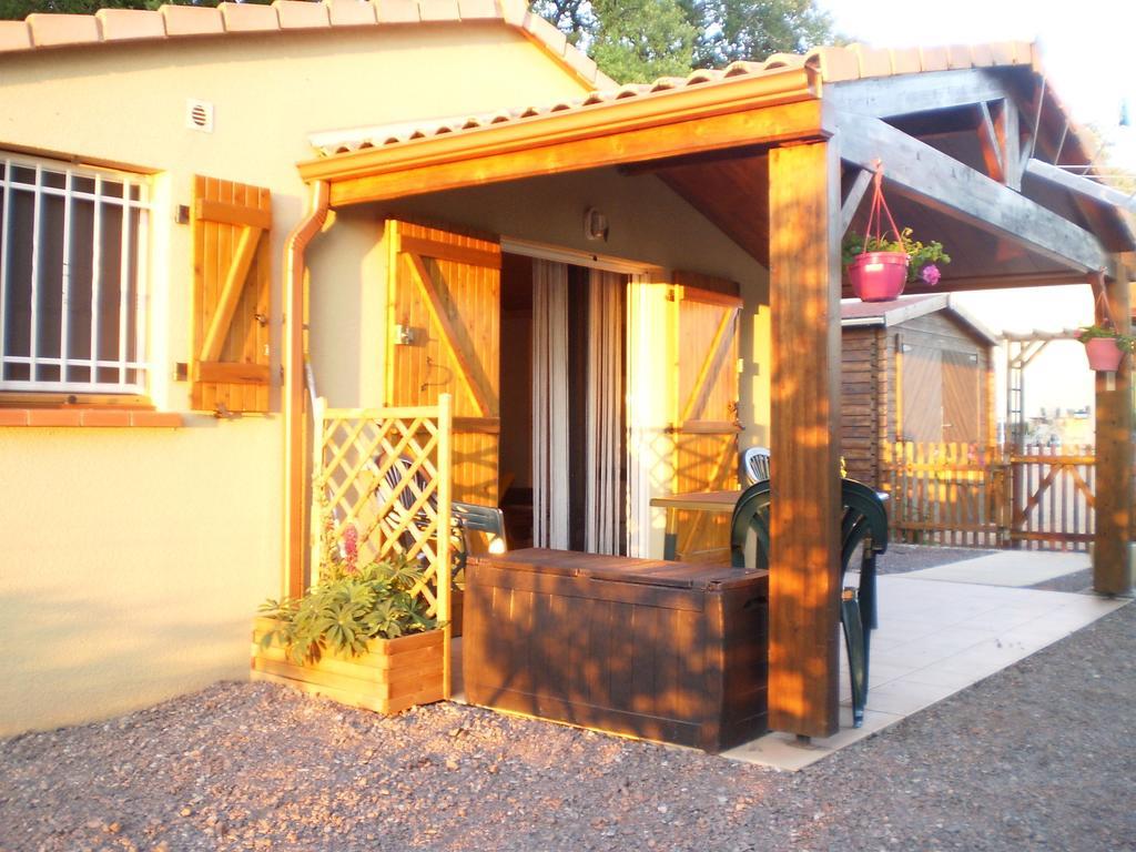 Gite Les Roziers Montmurat Kamer foto